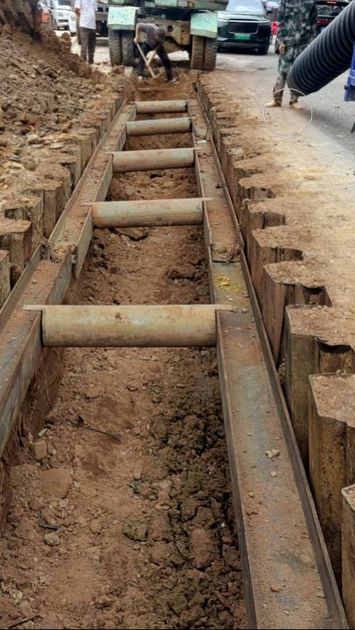 市政工程溝槽鋼板樁支護