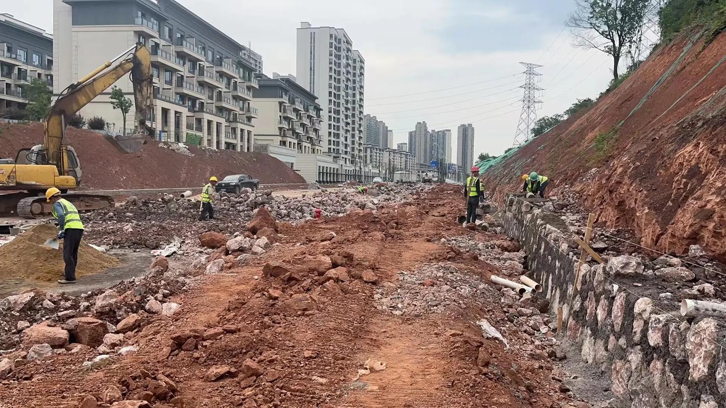 致敬勞動者 市政工程建設中的五一堅守